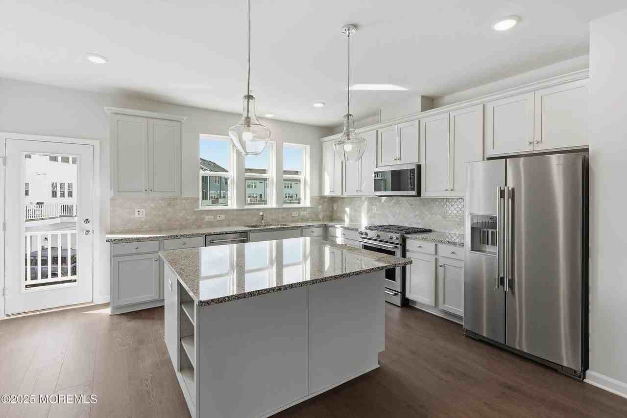 12 Barton Avenue - Photo 7 of 22