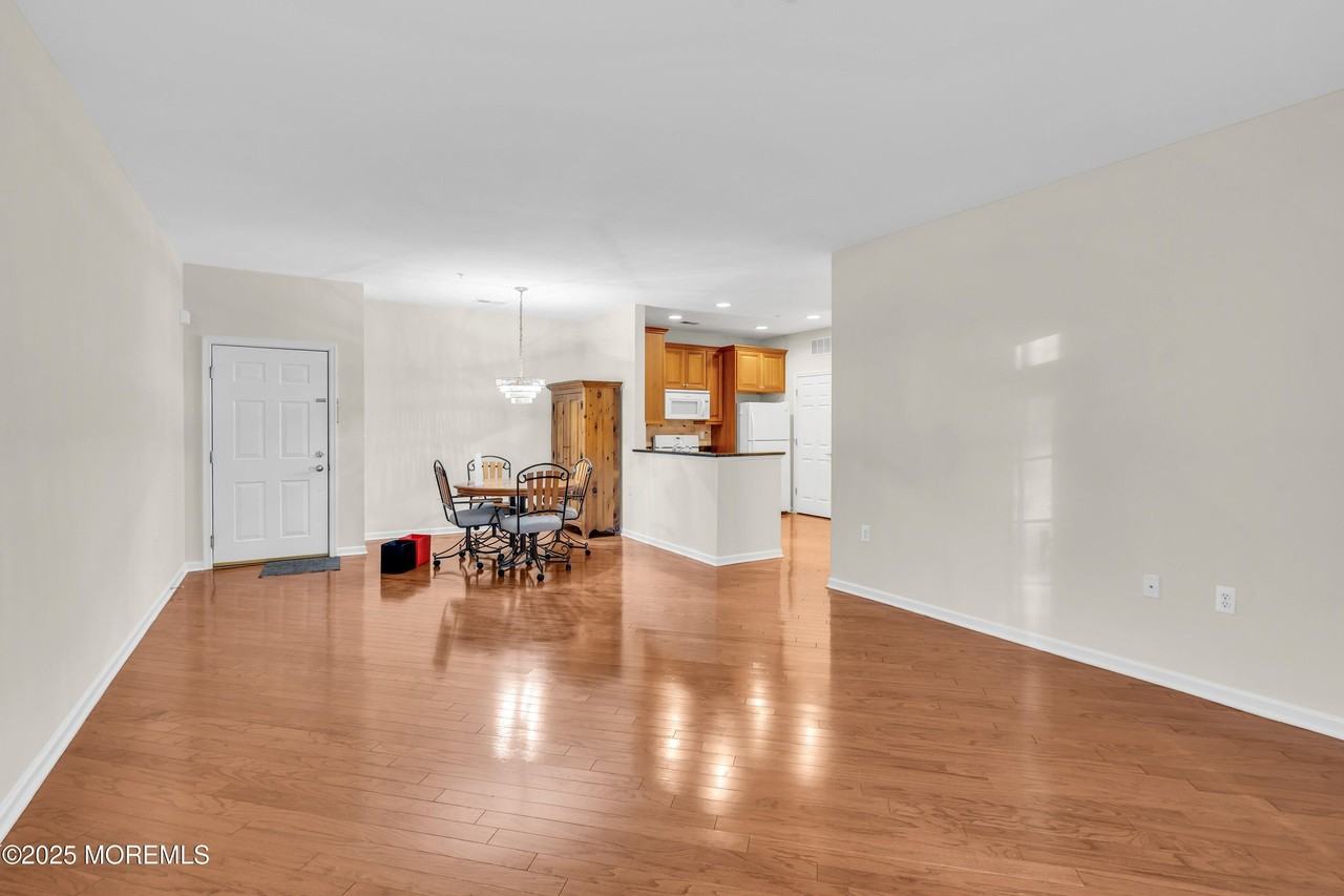 516 Sophee Ln - Photo 3 of 11