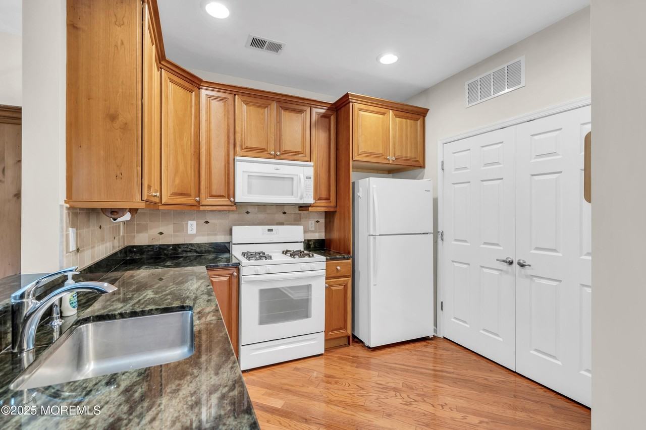 516 Sophee Ln - Photo 4 of 11