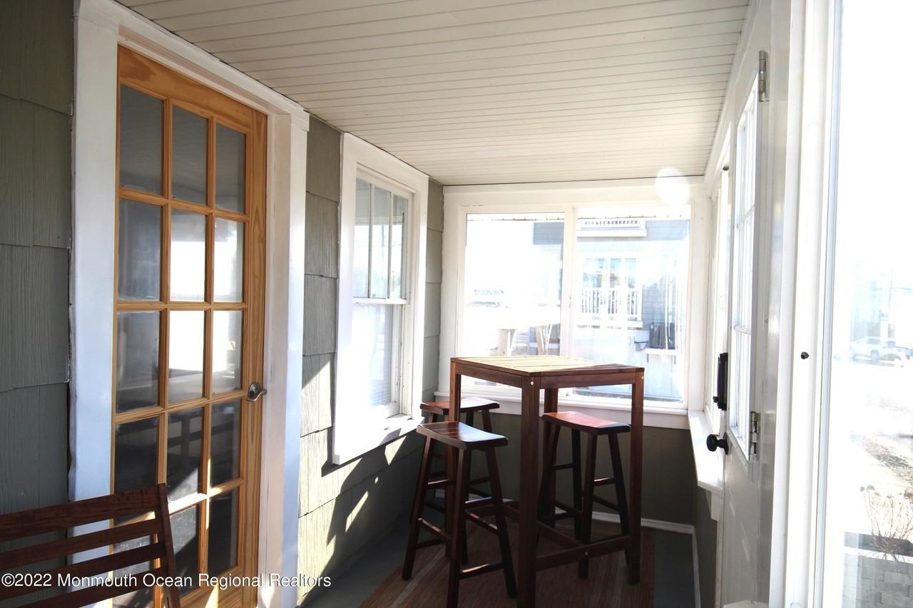 234 4th Ave - Photo 4 of 13