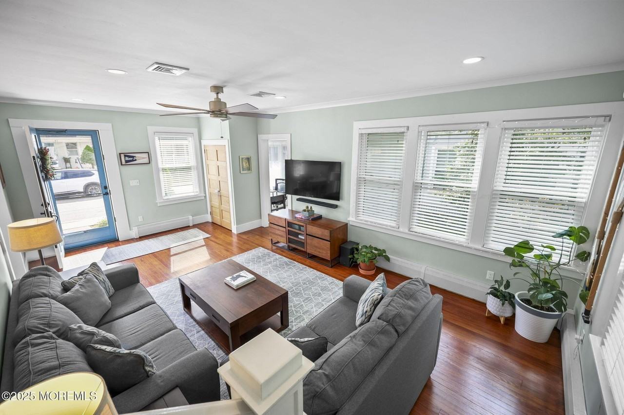 50 Waverly Pl - Photo 6 of 40