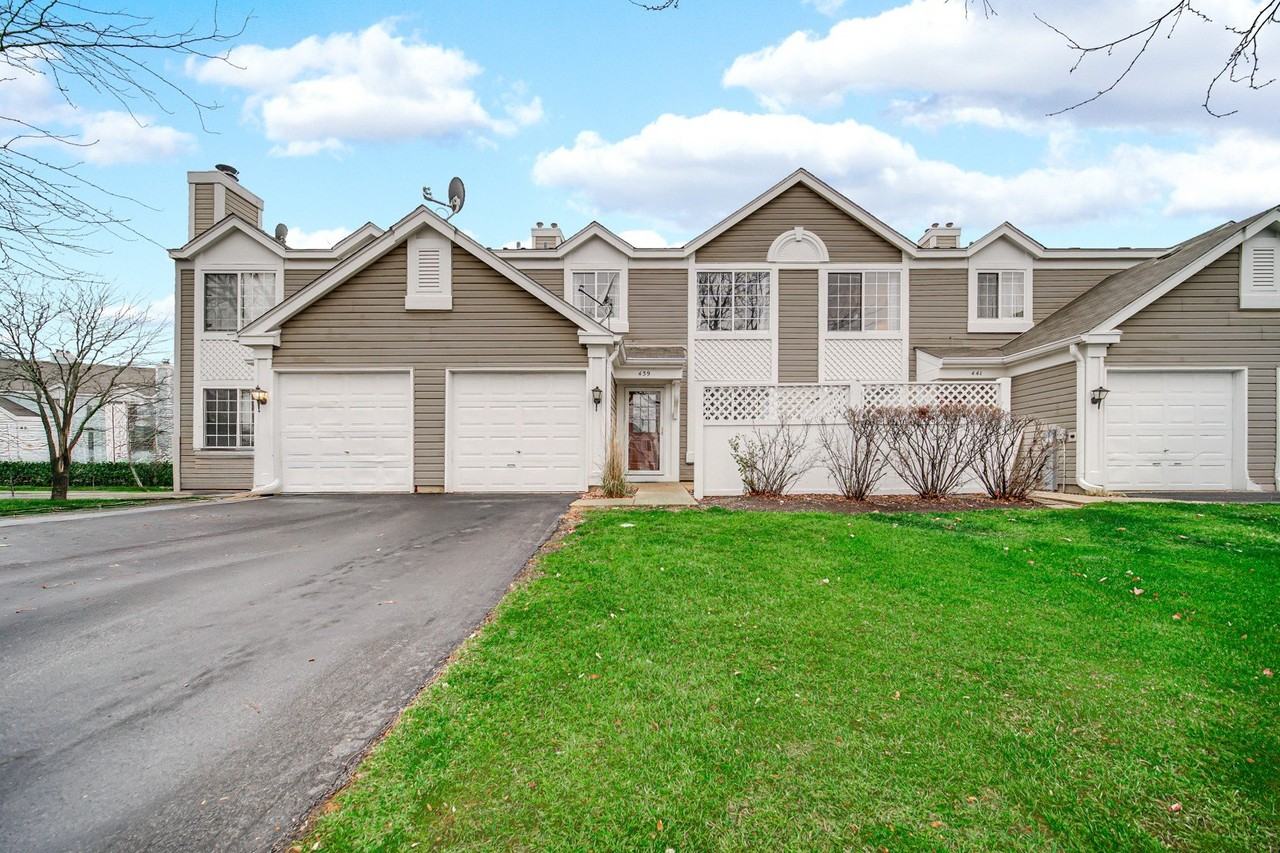 439 Valley Forge Court - Photo 2 of 25