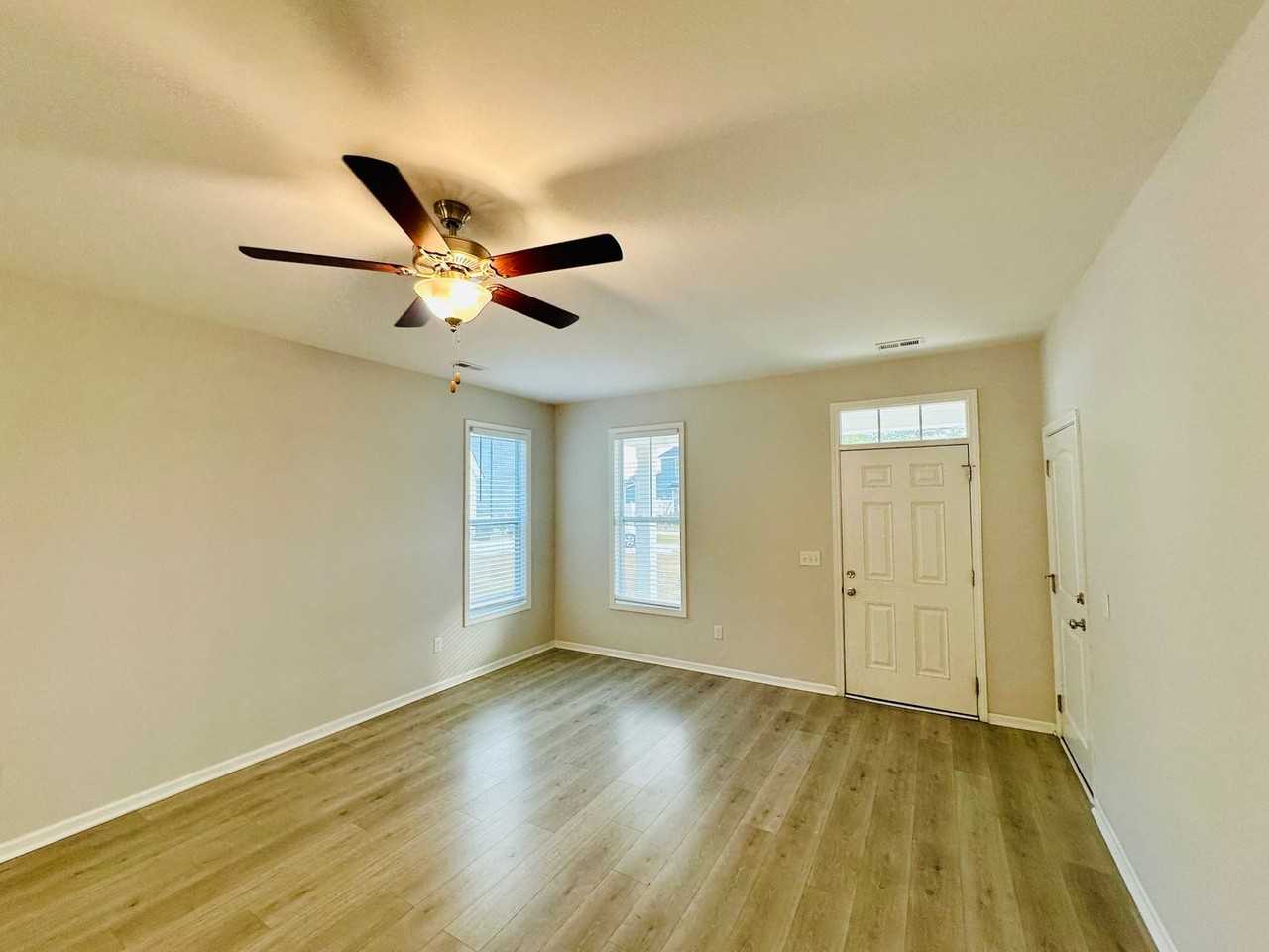 1301 Putnam Drive - Photo 3 of 24