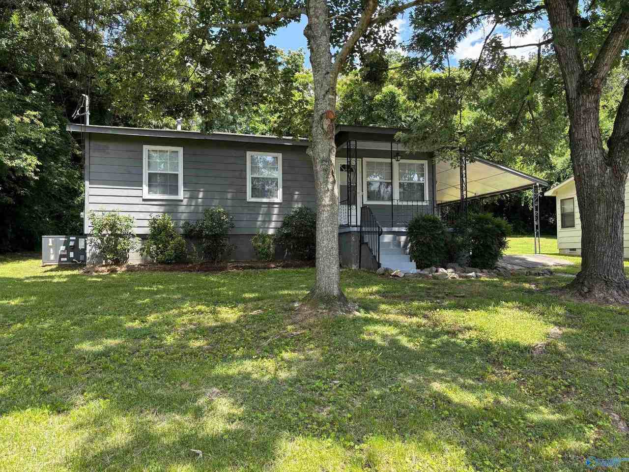 11803 E Gateway Dr Se - Photo 2 of 20