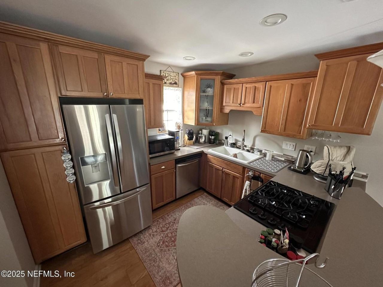 310 7th St - Photo 3 of 16