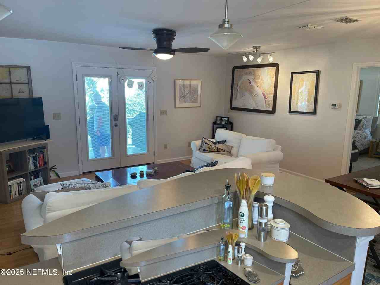 310 7th St - Photo 5 of 16