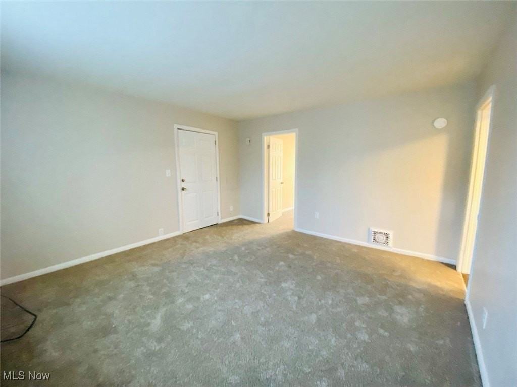 51 Oakdale Ave Apt 3 #3 - Photo 2 of 6