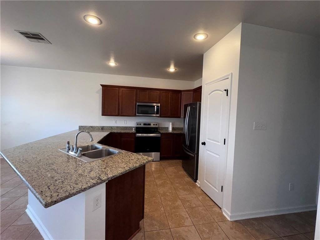 42198 Atmore Pl - Photo 6 of 19