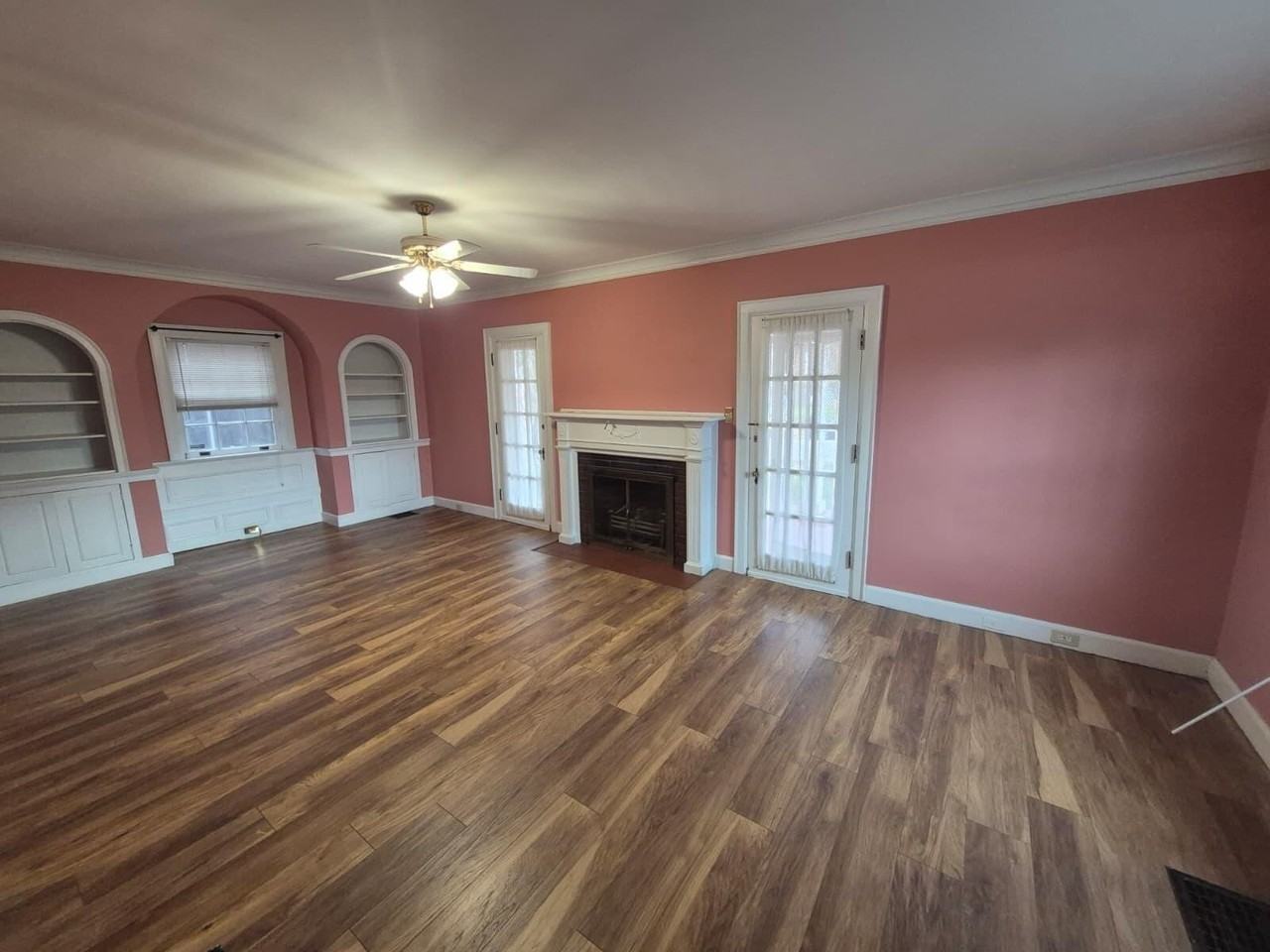 2843 Ashland Ave - Photo 3 of 20