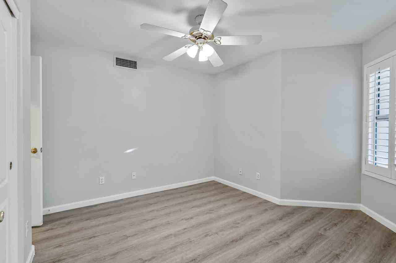 4728 East South Fork Drive - Photo 2 of 26