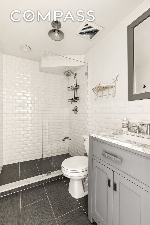 360 Washington Ave #1F - Photo 5 of 6