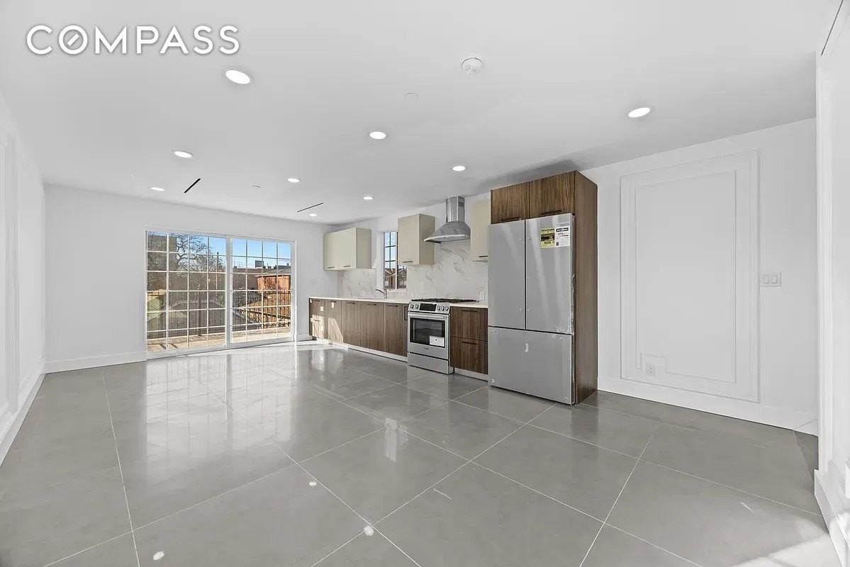 2458 E 12th St #2 - Photo 2 of 10