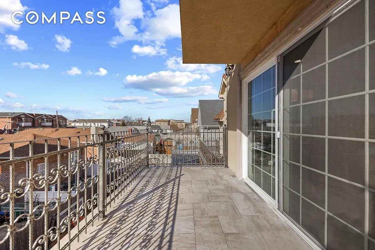 2458 E 12th St #2 - Photo 3 of 10