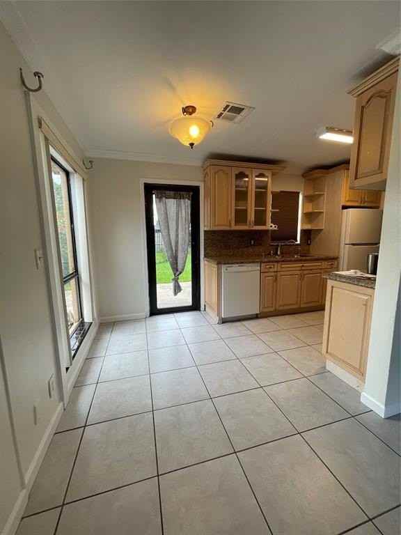 6101 Nw 18th St - Photo 7 of 22