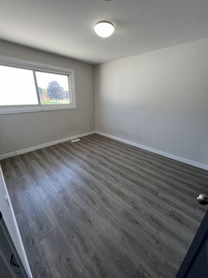 505 Kathleen Ave - Photo 4 of 5