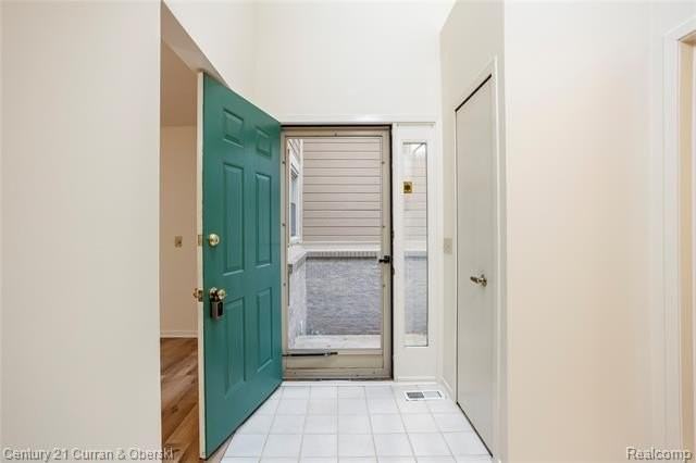 9429 Westwind Dr - Photo 4 of 41