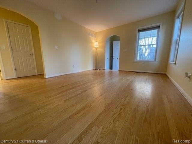 23035 Marlboro St - Photo 5 of 25