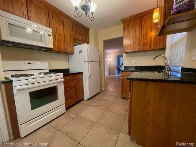 23035 Marlboro St - Photo 6 of 25