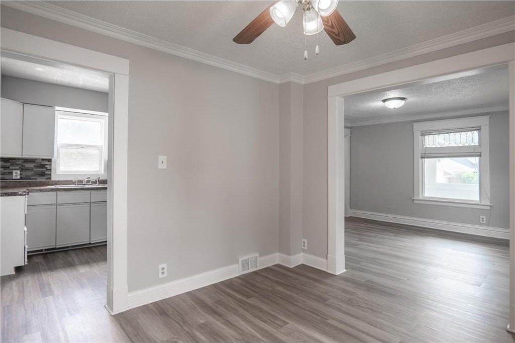 938 Cypress St - Photo 5 of 22