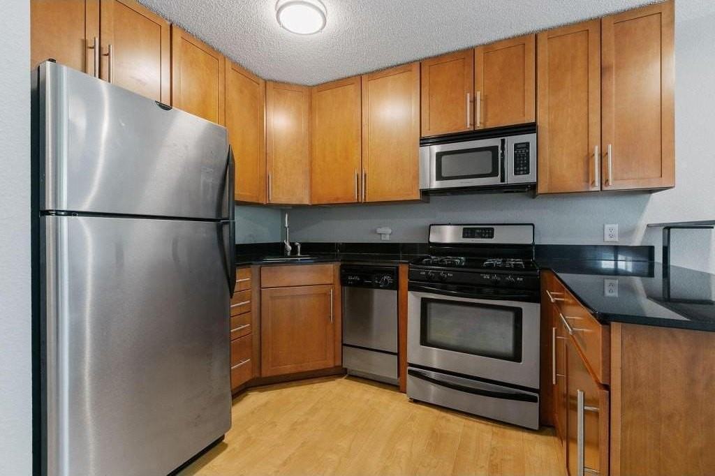 2530 1st Avenue South #101 - Photo 5 of 21