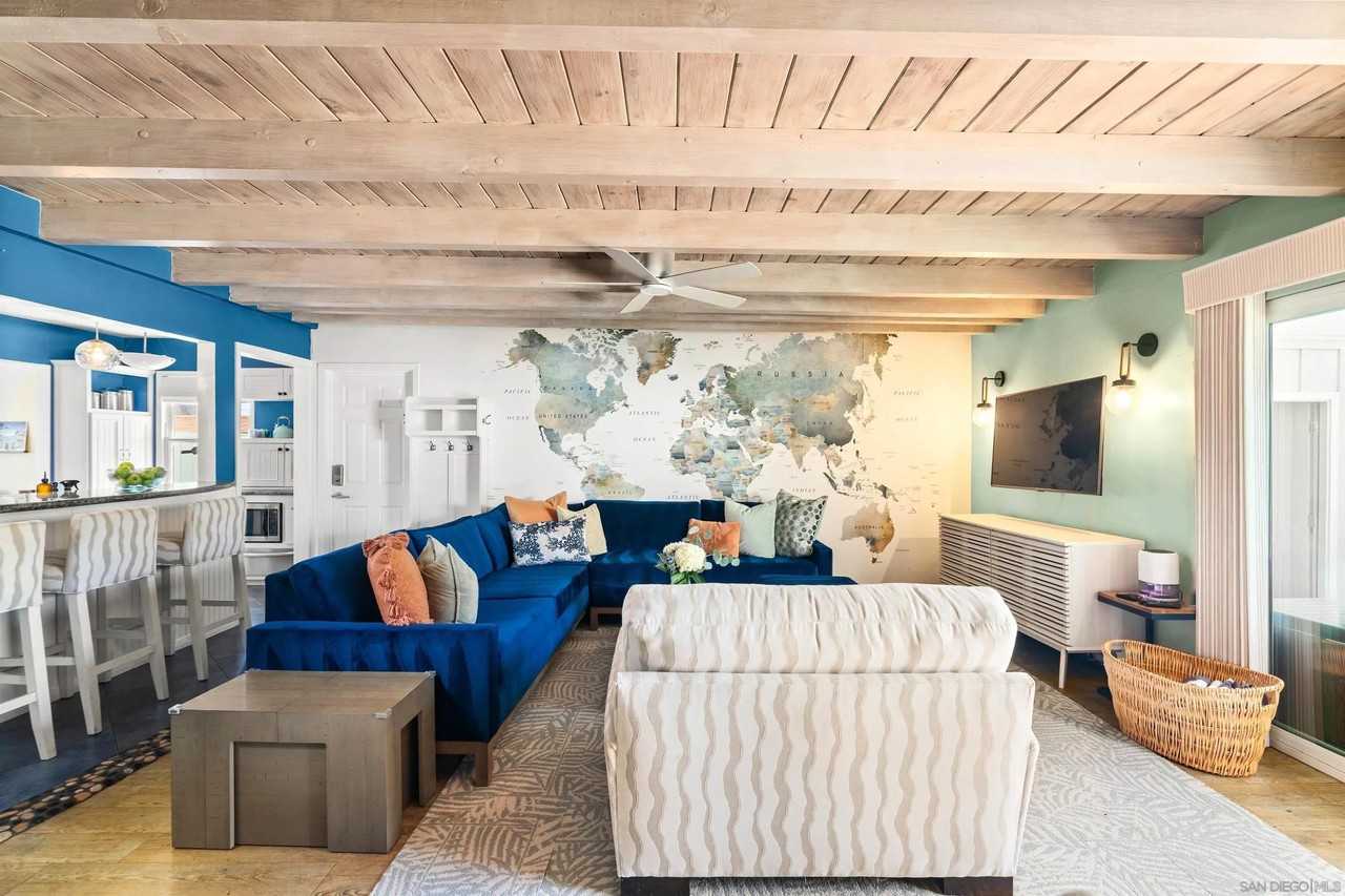 1162 Law St - Photo 4 of 50