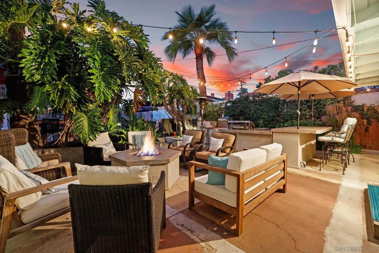 1162 Law St - Photo 7 of 50