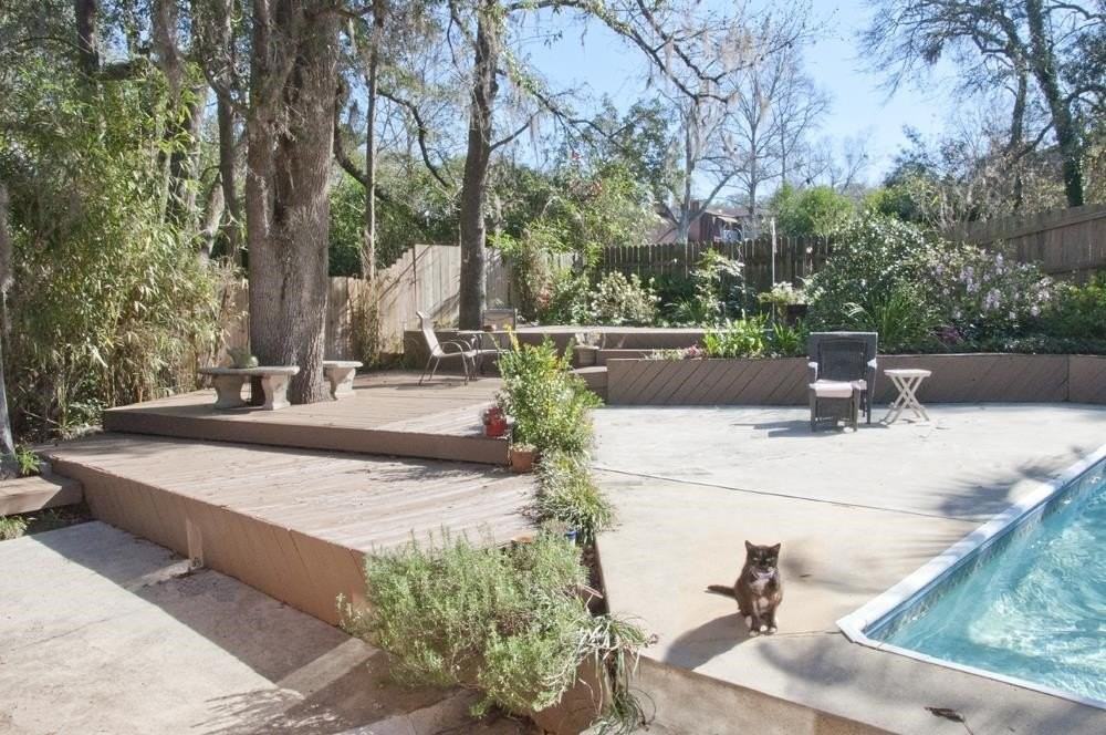 2983 Bayshore Dr - Photo 2 of 27