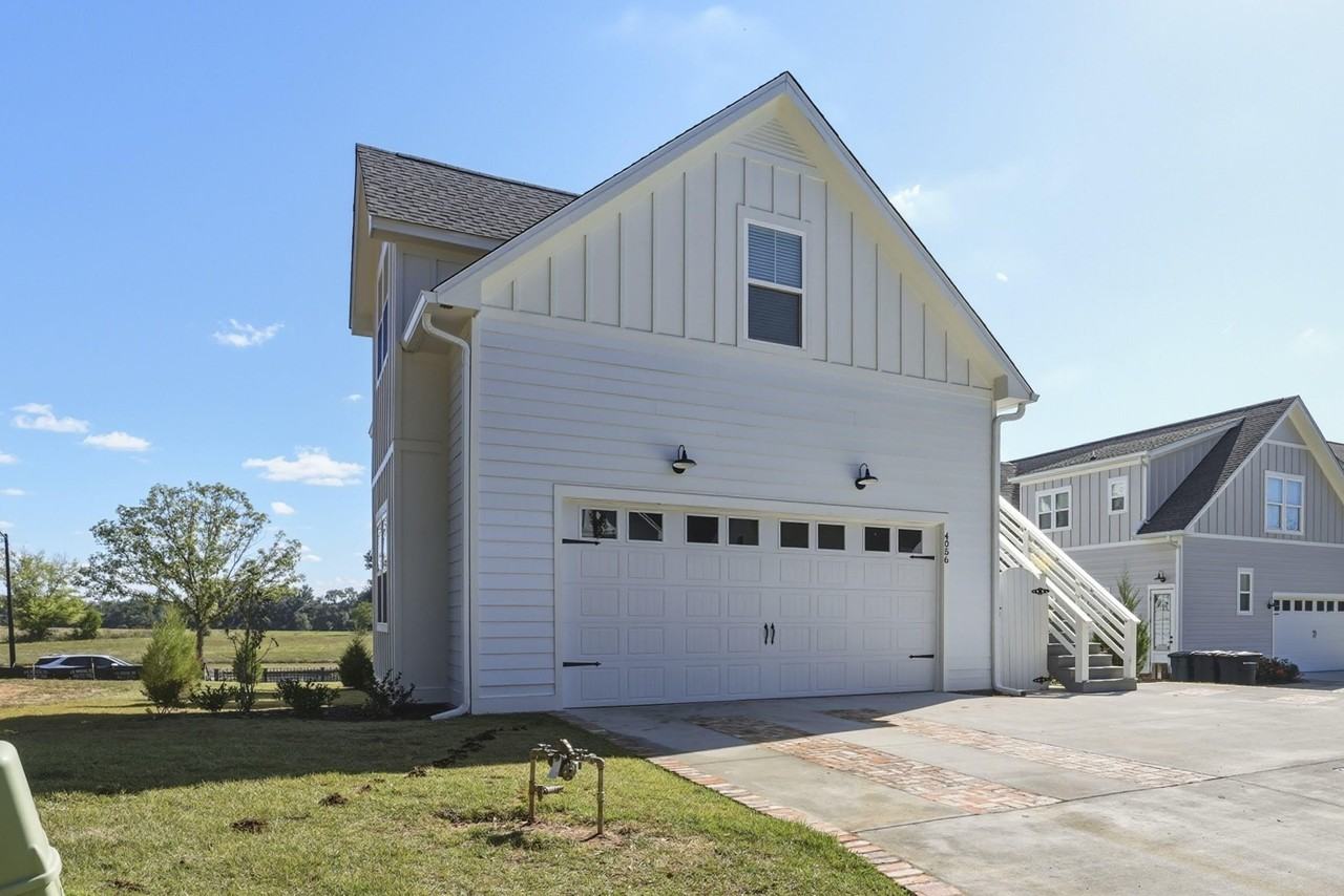 4056 Biltmore Ave ## 1