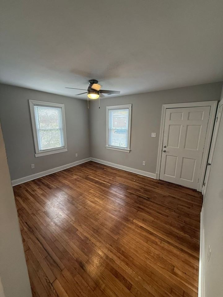 2203 N 26th St - Photo 4 of 10