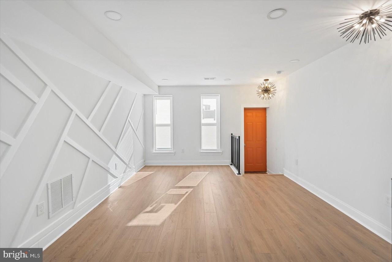 2436 East Biddle Street - Photo 6 of 33