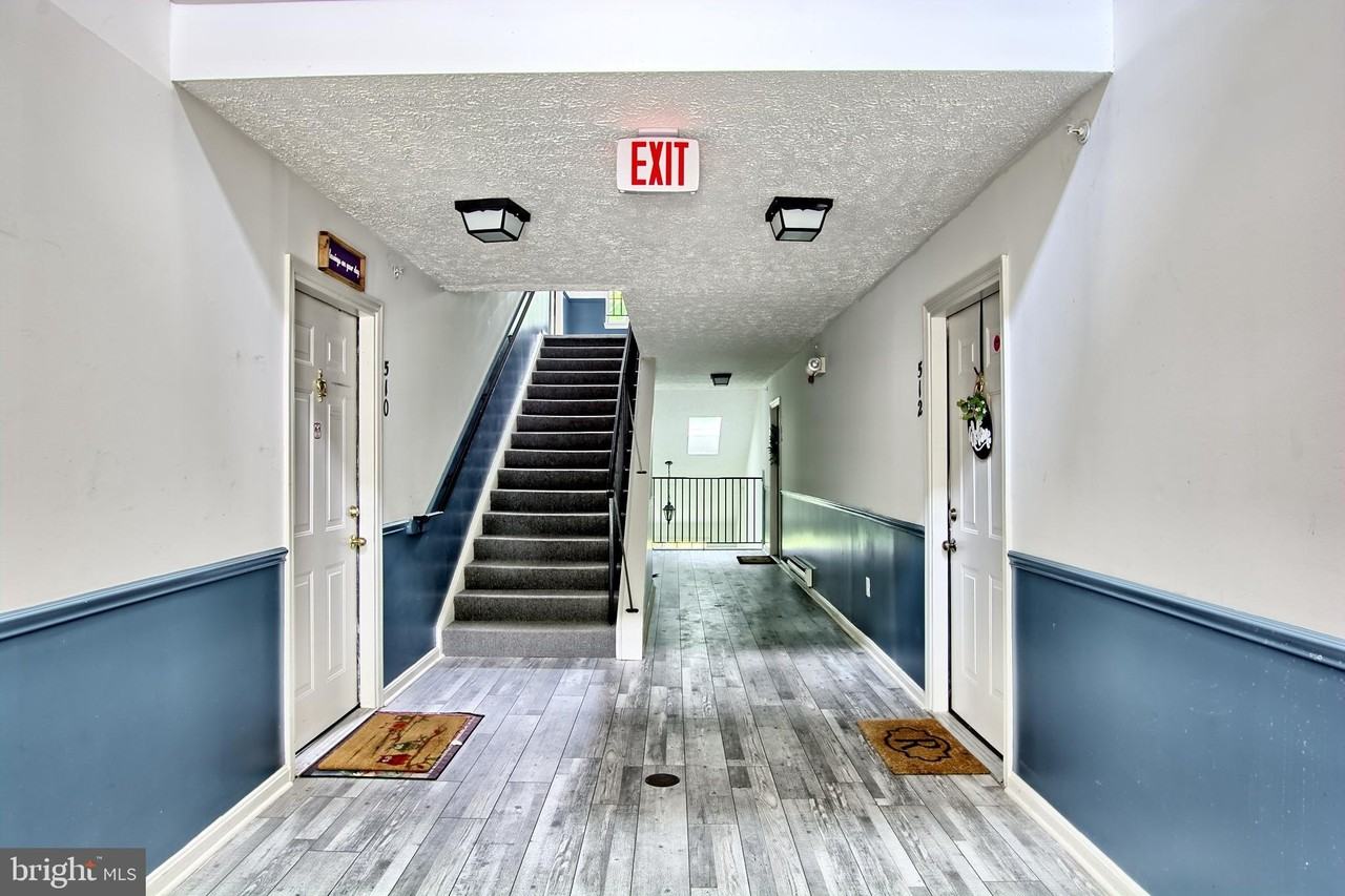 534 Kennington Rd Unit 534 #534 - Photo 3 of 17