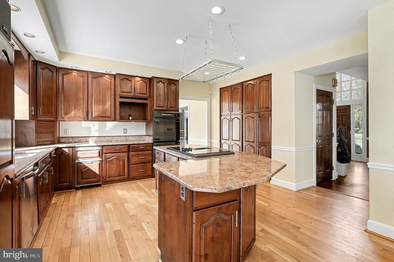 1215 Heritage Hills Drive - Photo 6 of 45