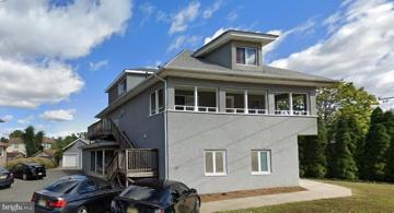 featured image of 301 Oakwood Avenue