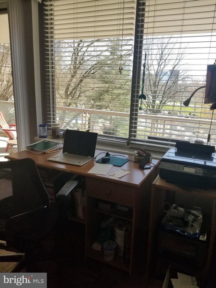 2401-00 Pennsylvania Ave Apt 3a3 #3A3 - Photo 3 of 36