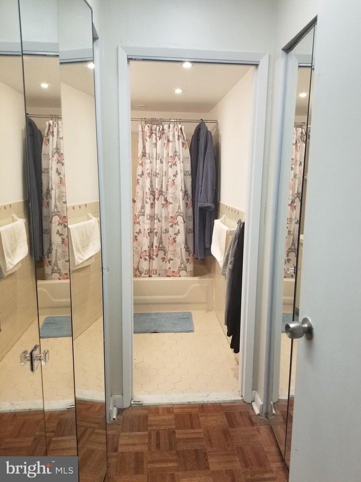 2401-00 Pennsylvania Ave Apt 3a3 #3A3 - Photo 6 of 36