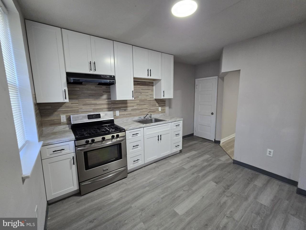 5140 North Fairhill Street - Photo 7 of 24