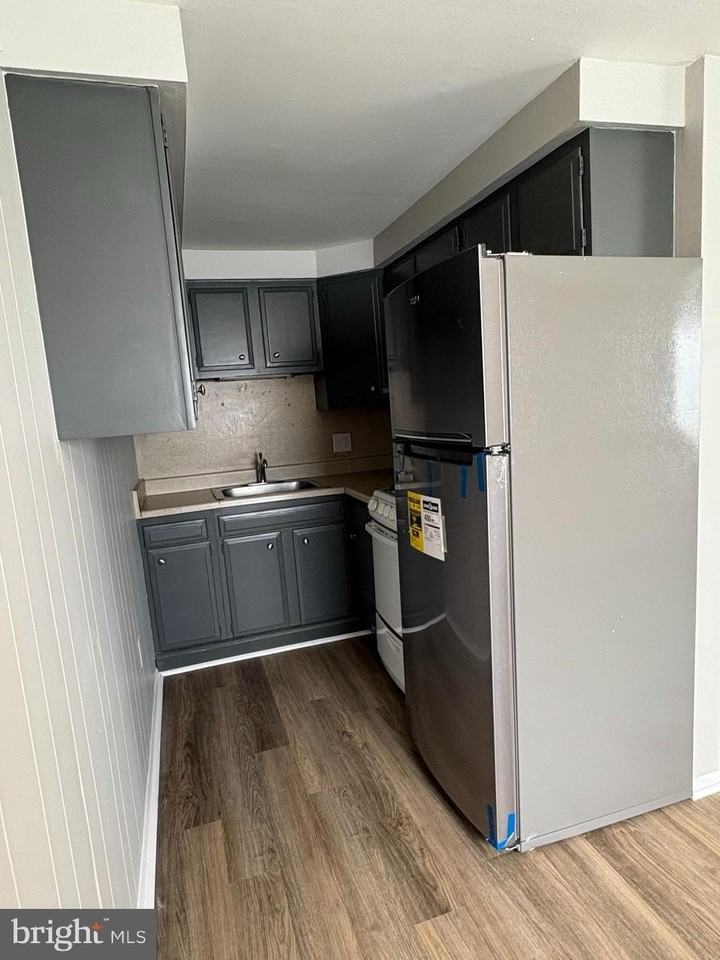 403 N Newberry St Apt 104 #104 - Photo 4 of 9