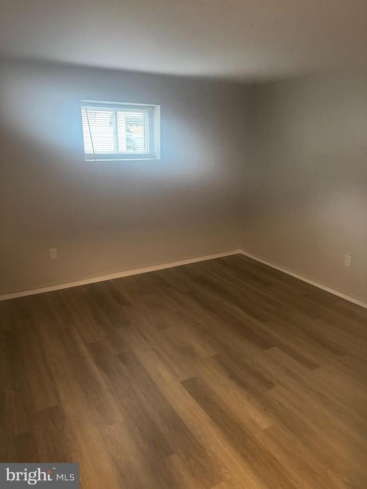 403 N Newberry St Apt 104 #104 - Photo 6 of 9