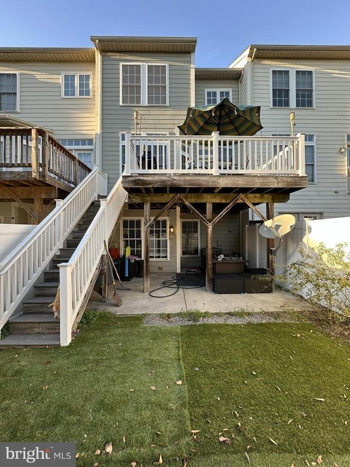 1018 Hotchkiss Pl - Photo 2 of 2