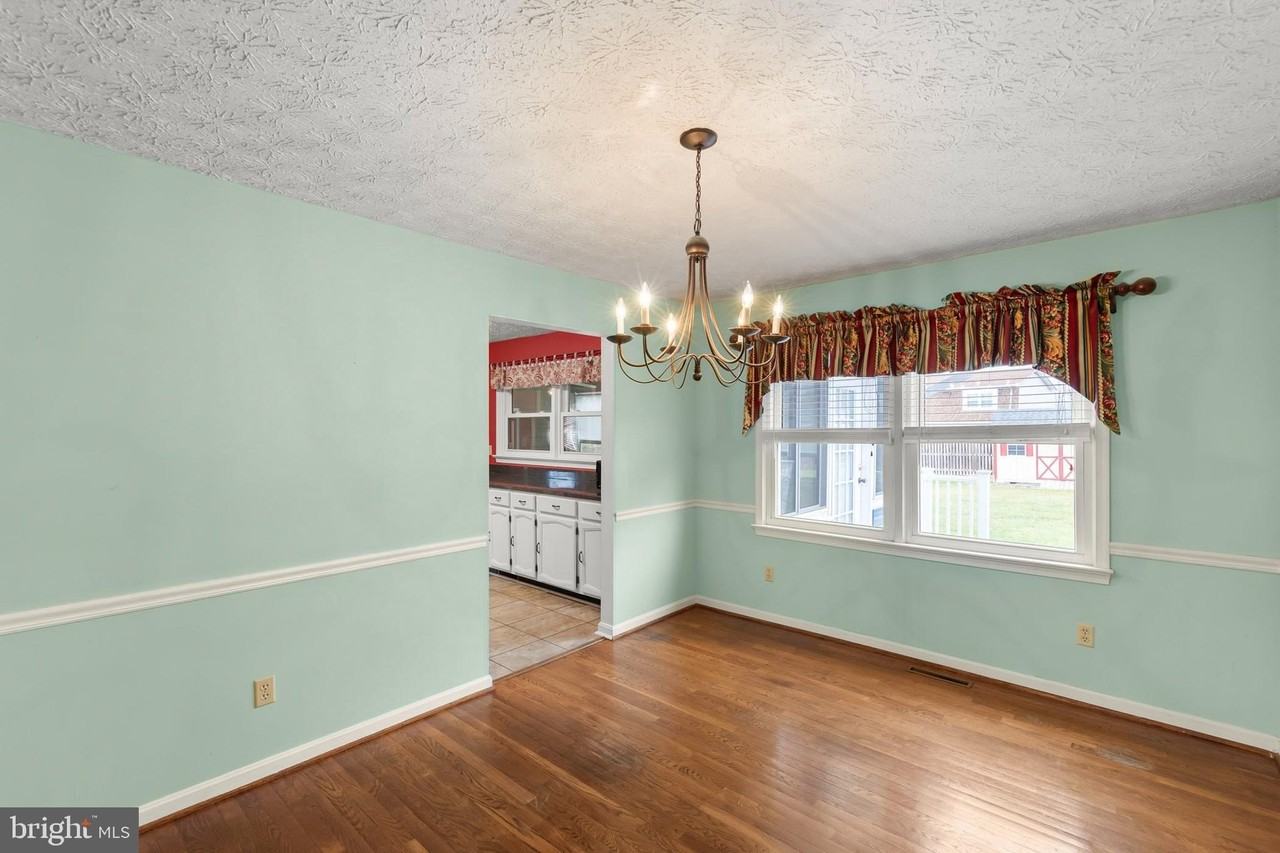 309 Fredericktowne Drive - Photo 7 of 48