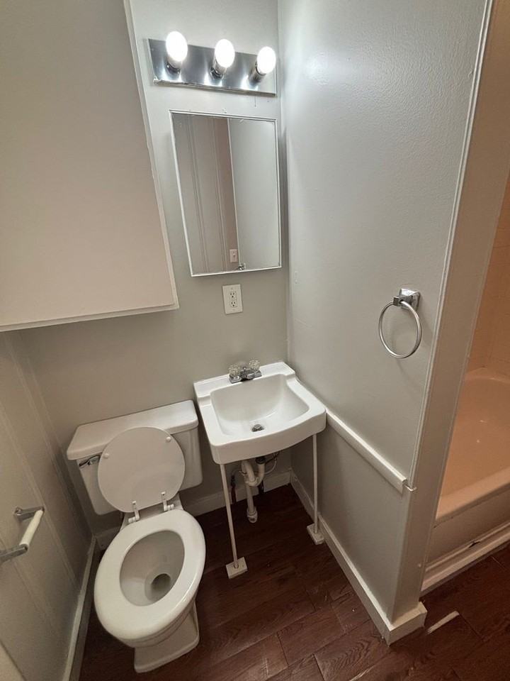 412 East Letchworth Avenue - Photo 3 of 6