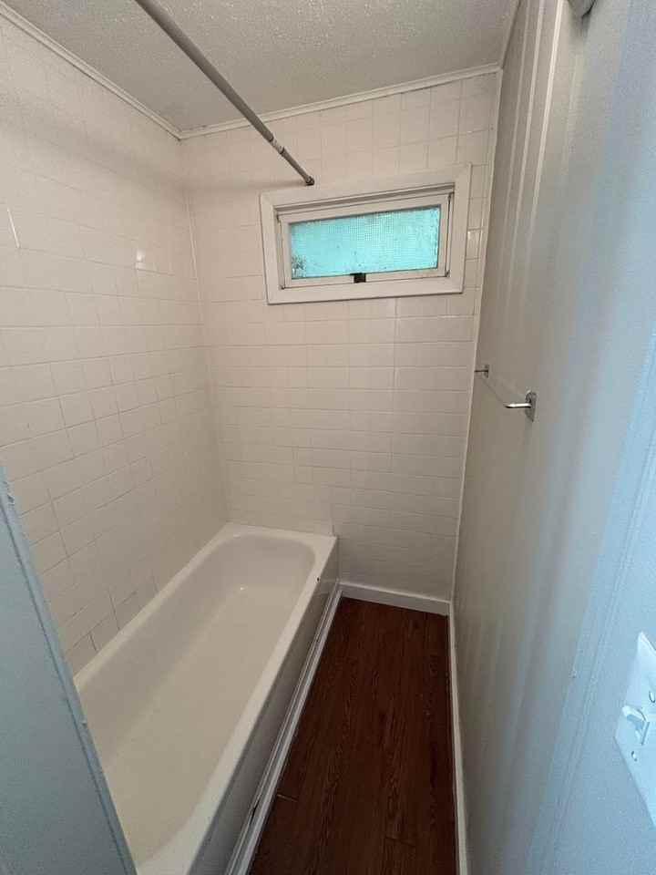 412 East Letchworth Avenue - Photo 4 of 6