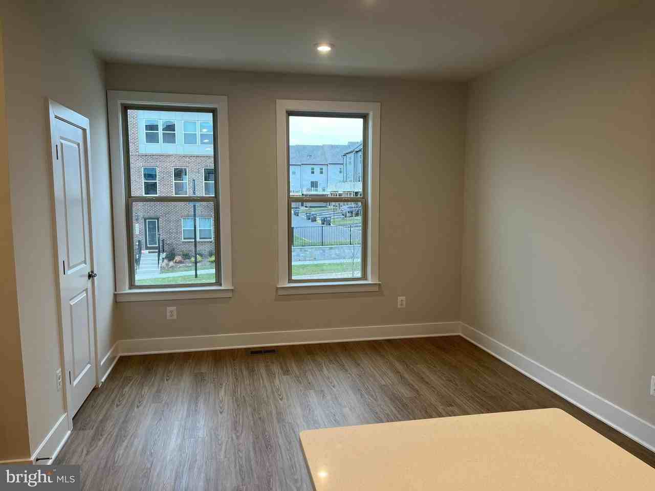 8883 Curie St - Photo 4 of 18