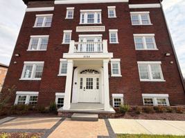 featured image of 2724 E Magnolia Ave