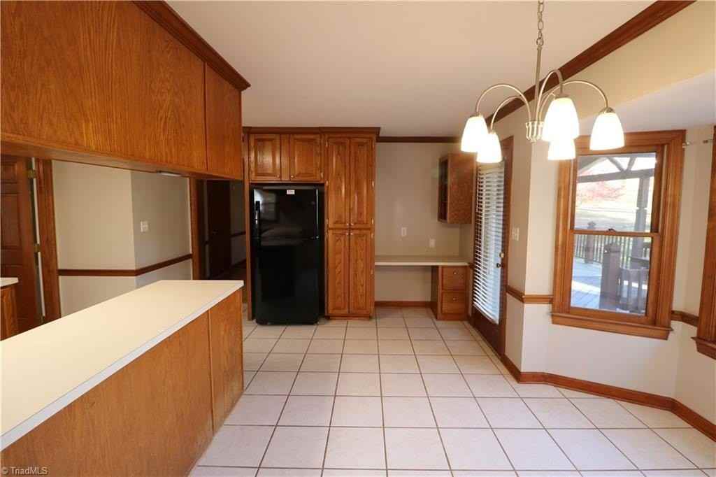 8193 Steeplechase Cir - Photo 2 of 25