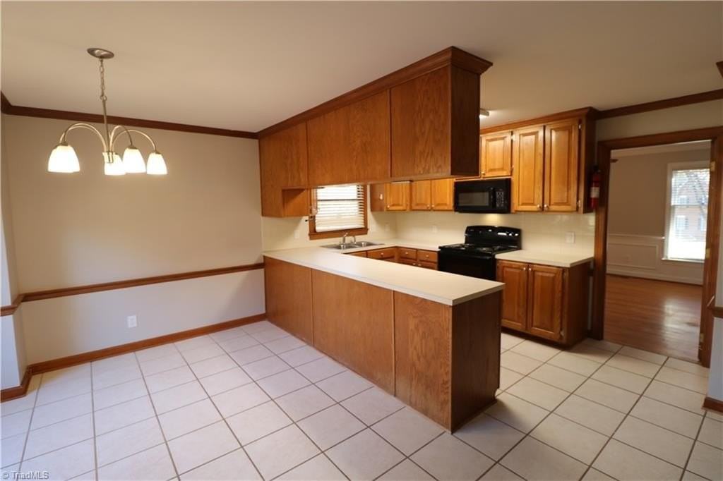 8193 Steeplechase Cir - Photo 3 of 25