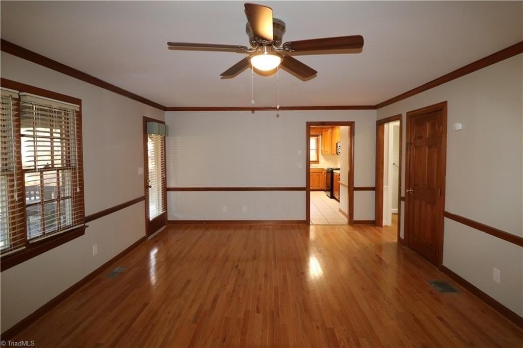 8193 Steeplechase Cir - Photo 5 of 25