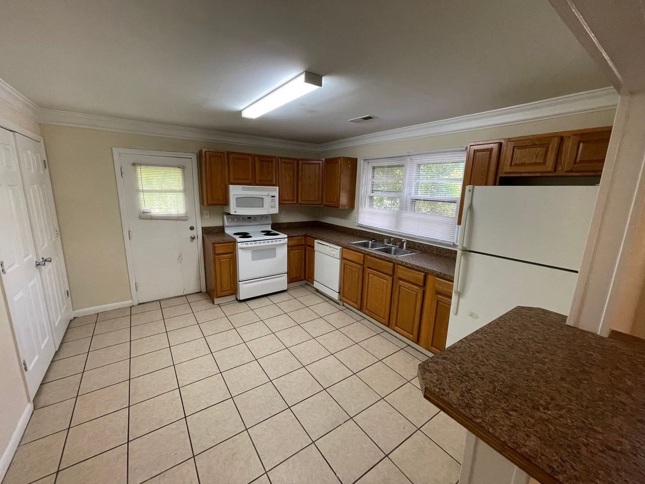 313 Georgia Drive - Photo 4 of 16