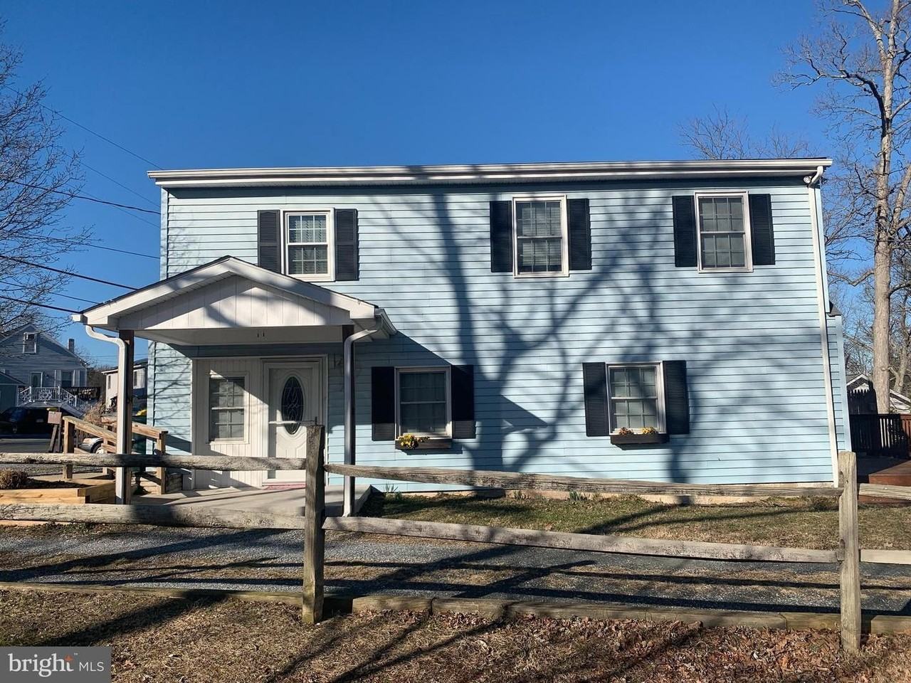 781 Powhatan Beach Rd - Photo 2 of 34
