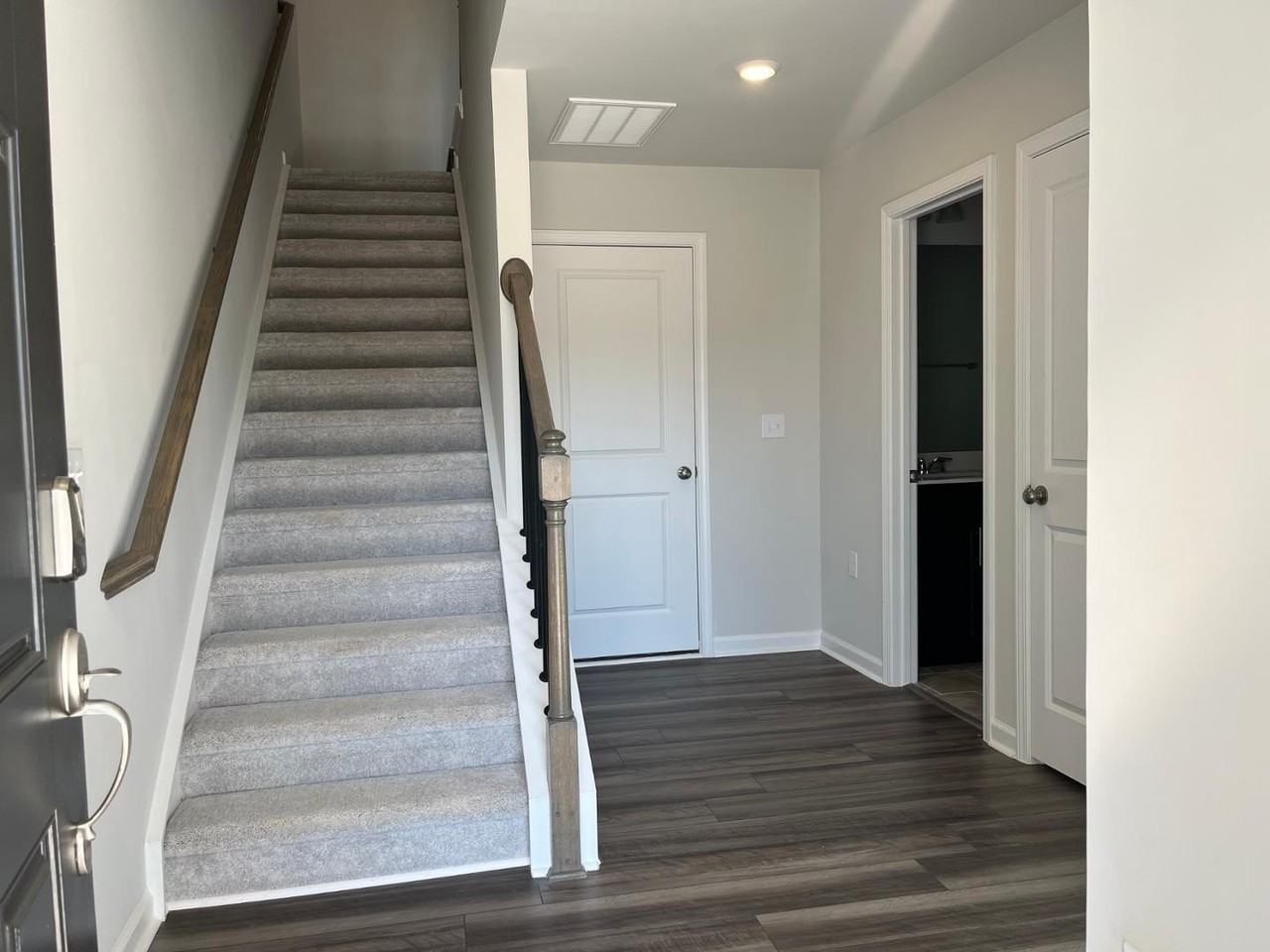 1918 Rosedale Ridge Avenue - Photo 2 of 18